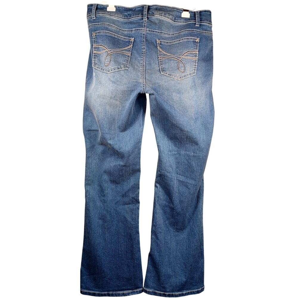 WallFlower Luscious Curvy Fit Jeans Women's Size 17 Bootcut Insta Stretch Denim